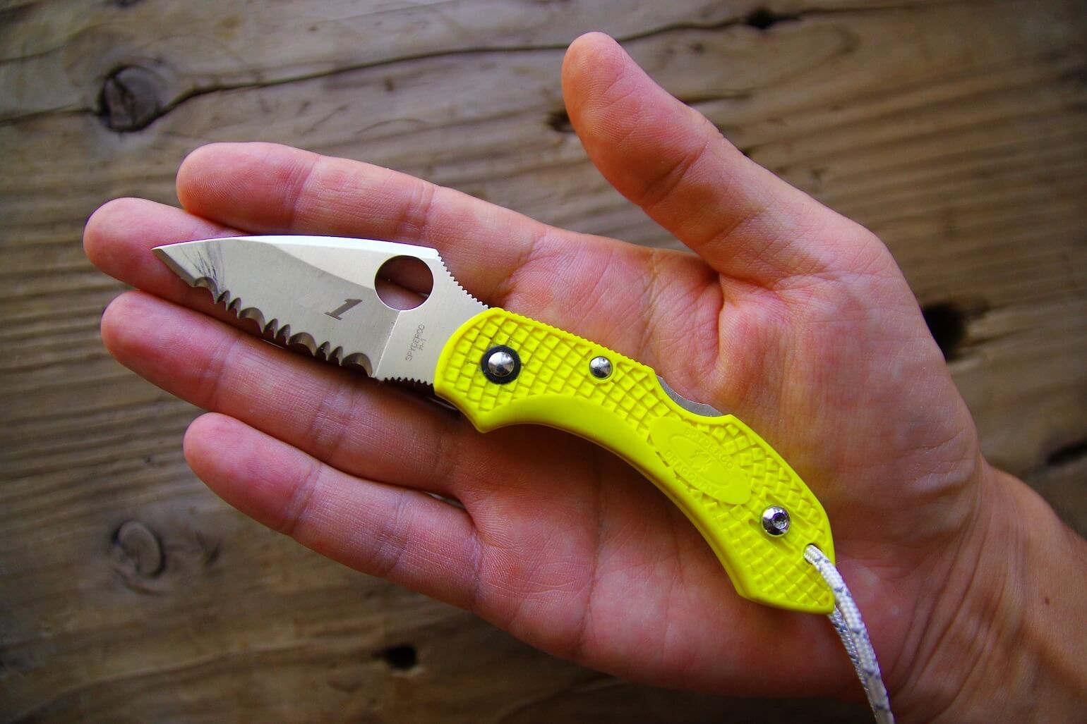 登山にナイフを持っていく理由 ナイフで切ったパンと手でちぎったパンの違いとは Yamap Magazine